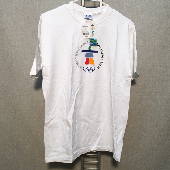 NWT Vancouver Olympics 2010 Men's Medium T-Shirt - Picture 1 of 3